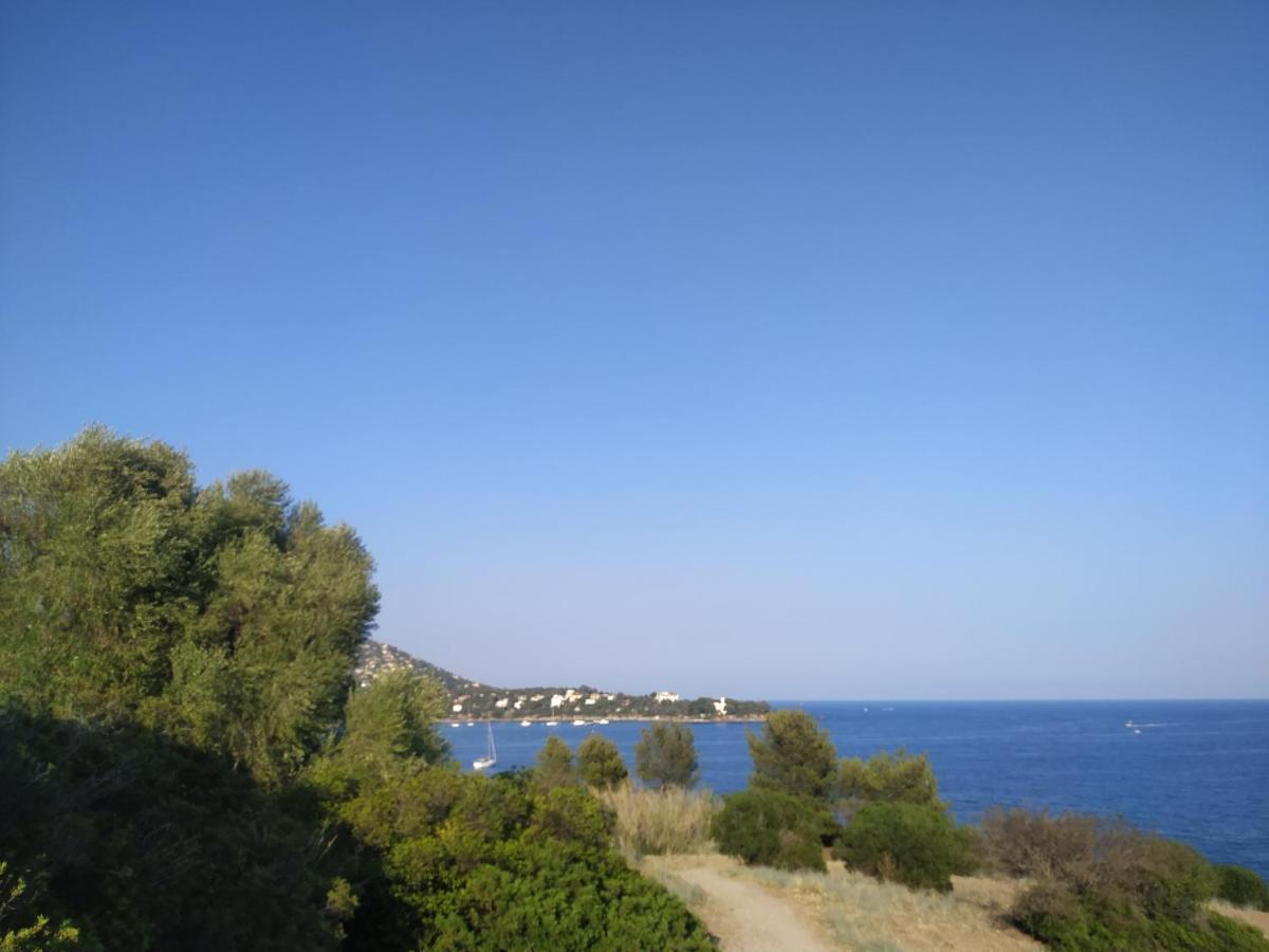 Cozy Apartment In Agay With Stunning Views Saint-Raphaël Kültér fotó