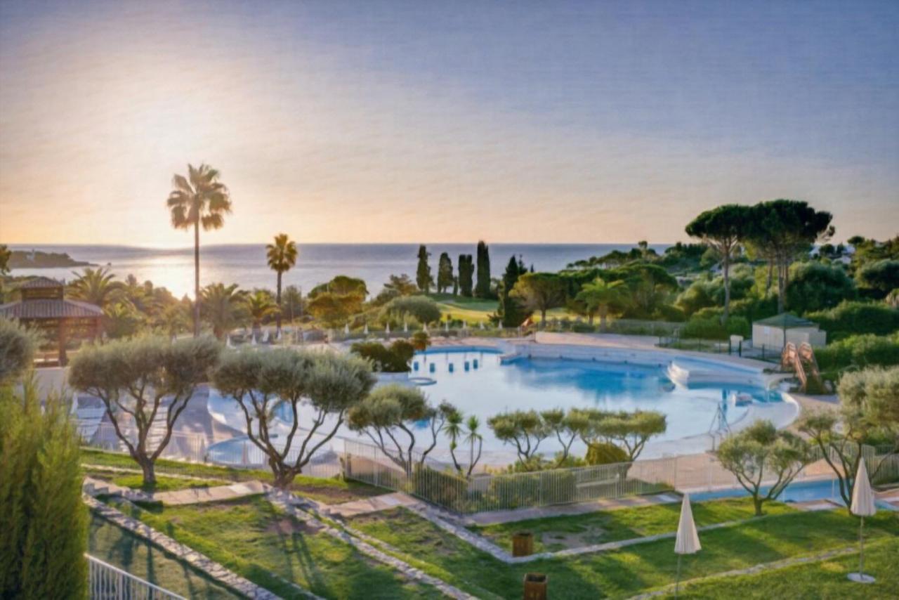Cozy Apartment In Agay With Stunning Views Saint-Raphaël Kültér fotó