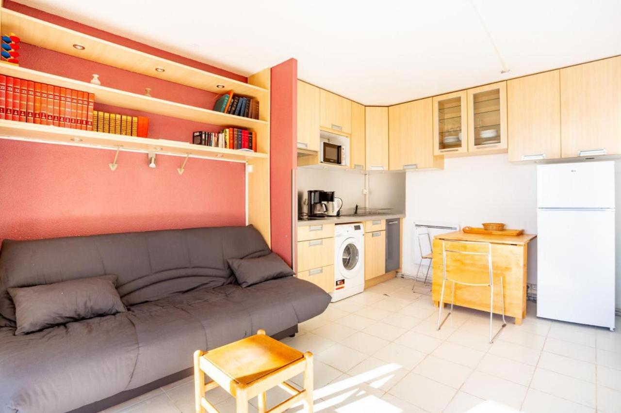 Cozy Apartment In Agay With Stunning Views Saint-Raphaël Kültér fotó