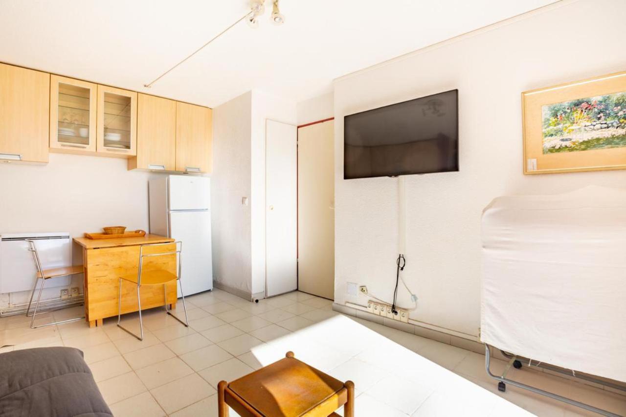 Cozy Apartment In Agay With Stunning Views Saint-Raphaël Kültér fotó