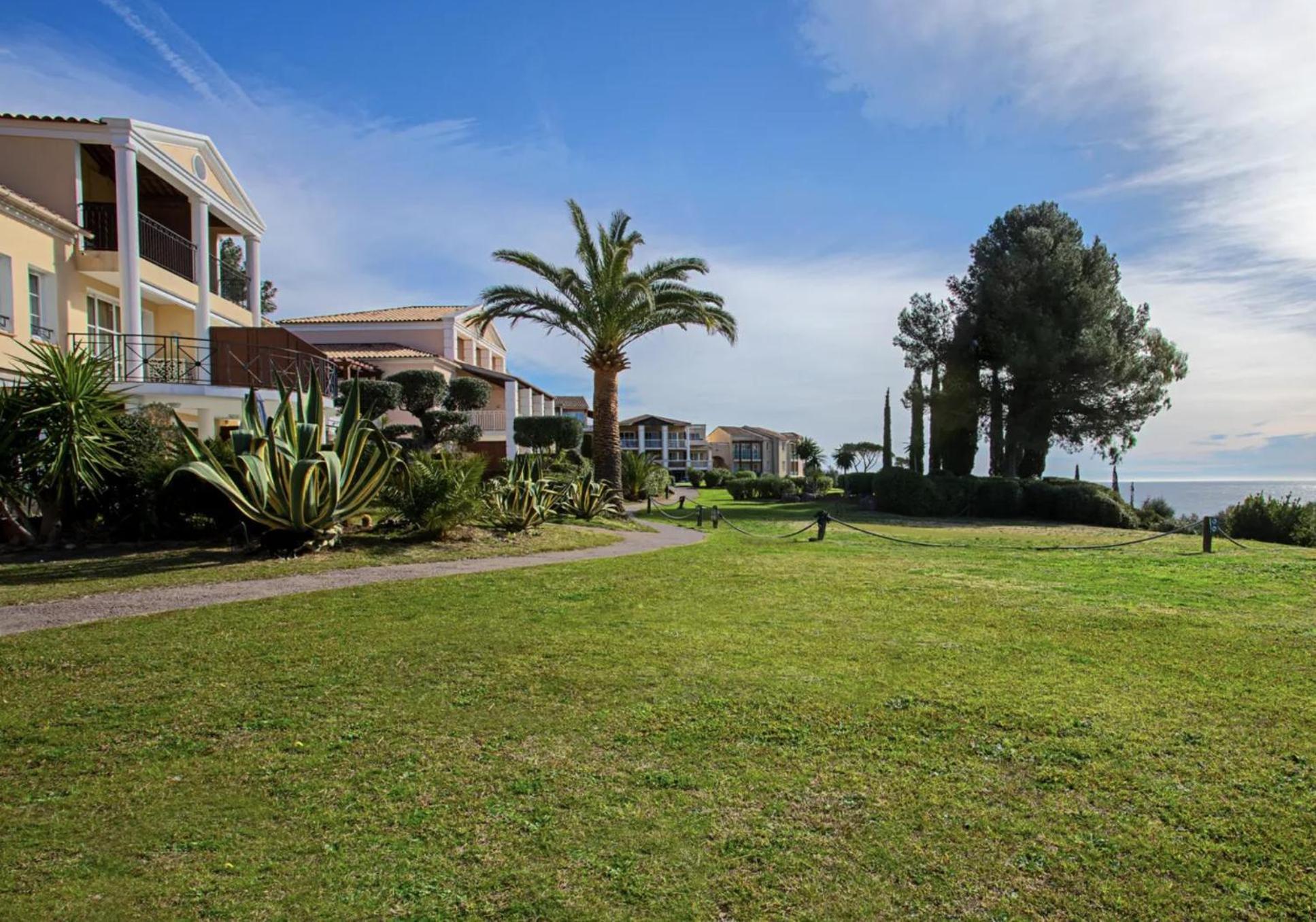 Cozy Apartment In Agay With Stunning Views Saint-Raphaël Kültér fotó